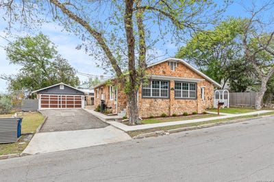/international/us/277-magazine-avenue-new-braunfels-tx-110107048677/