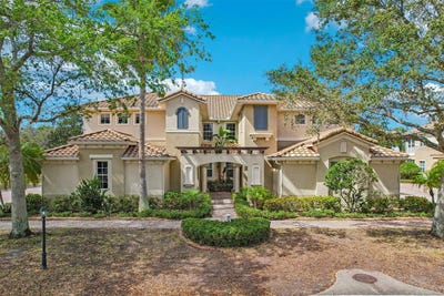 /international/us/1435-emerald-dunes-drive-sun-city-center-fl-110106348051/