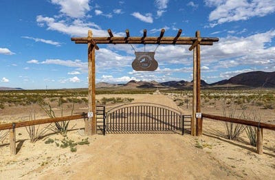 /international/us/98-e-cielo-vista-road-terlingua-tx-110100524955/