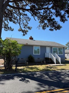 /international/us/5572-main-st-chincoteague-va-110105868216/