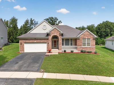 /international/us/1255-waterfront-lane-pingree-grove-il-110119707427/