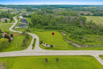 /international/us/cross-country-lane-hortonville-wi-110109118940/