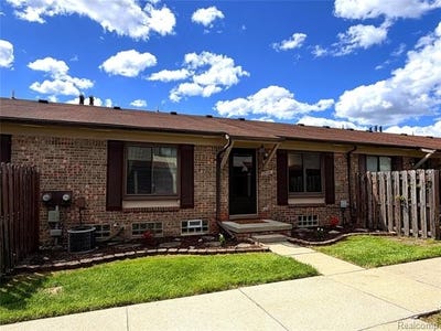 /international/us/17116-kingsbrooke-drive-clinton-twp-mi-110108151825/