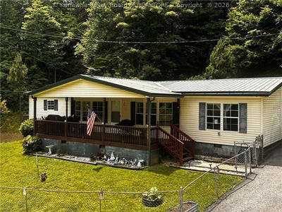 /international/us/153-everett-hager-road-chapmanville-wv-110105933780/