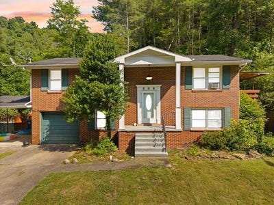 /international/us/509-william-henry-dixon-blvd-paintsville-ky-110108691311/