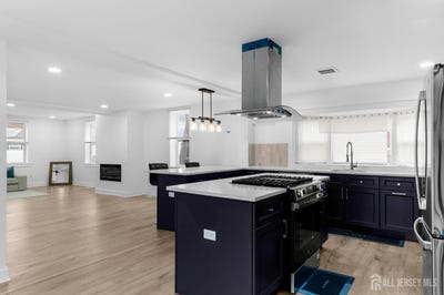 /international/us/15-w-main-street-evesham-nj-110104937512/