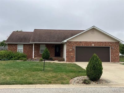 /international/us/506-east-brook-drive-aviston-il-110110300433/