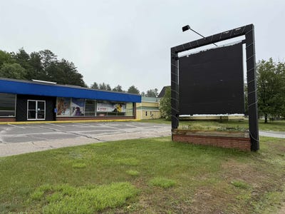 /international/us/1881-white-mountain-highway-conway-nh-110106703970/