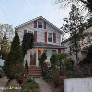 /international/us/167-river-street-red-bank-nj-110098748427/