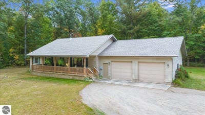 /international/us/4335-kings-corner-road-glennie-mi-110099092507/