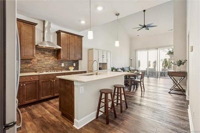 /international/us/4106-lord-dunmore-drive-williamsburg-va-110105311787/