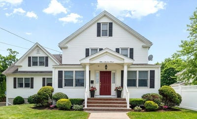 /international/us/15-garden-road-stoneham-ma-110108888398/