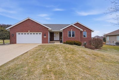 /international/us/402-st-francis-court-cross-plains-wi-110106615190/