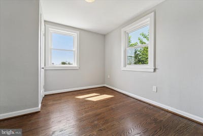 /international/us/2111-delmar-drive-folcroft-pa-110101213099/