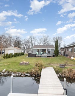 /international/us/735-woodland-drive-se-forest-lake-mn-110107666075/
