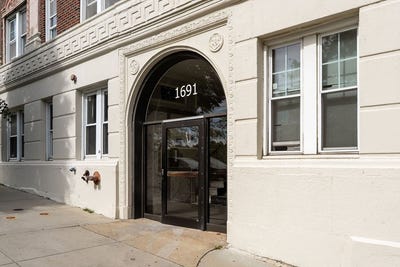 /international/us/1691-commonwealth-ave-boston-ma-110102615668/