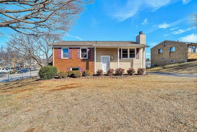 /international/us/963-page-st-salem-va-110105736579/