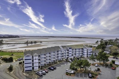 /international/us/5201-se-highway-101-lincoln-city-or-110098689464/