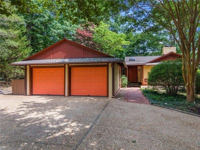 /international/us/106-black-oak-drive-williamsburg-va-110108424964/
