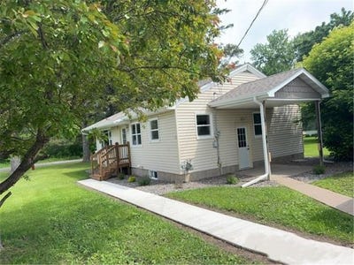 /international/us/102-pine-street-floodwood-mn-110097603192/