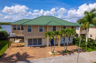 /international/us/352-freesia-st-everglades-city-fl-110108479089/