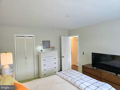 /international/us/2102-creekside-drive-newark-de-110101459819/