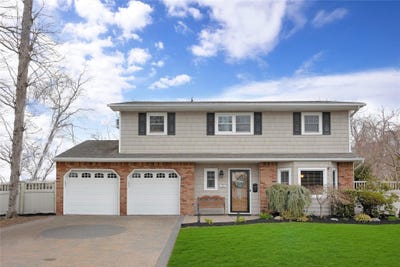 /international/us/4-brooktree-circle-lindenhurst-ny-110098569435/
