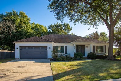 /international/us/619-w-end-road-roselle-il-110104535479/