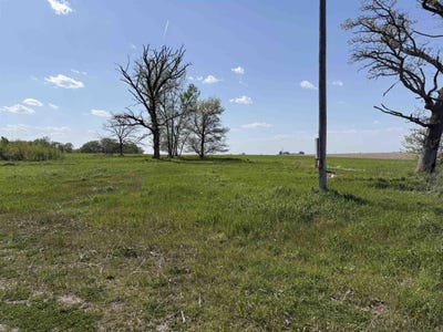 /international/us/2113-n-doris-ave-independence-ia-110107964564/