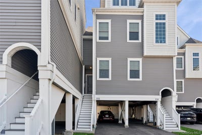 /international/us/332-marina-pointe-drive-east-rockaway-ny-110107693645/