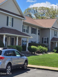 /international/us/1200-hillside-avenue-niskayuna-ny-110108194488/