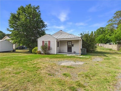/international/us/1004-unity-street-thomasville-nc-110108752937/