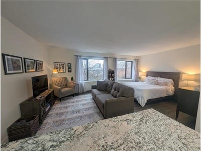 /international/us/15-s-1st-street-minneapolis-mn-110108335476/