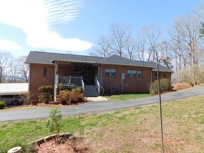 /international/us/320-ruth-drive-madison-heights-va-110106846973/