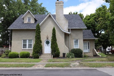 /international/us/1216-s-henry-avenue-elkins-wv-110109917068/