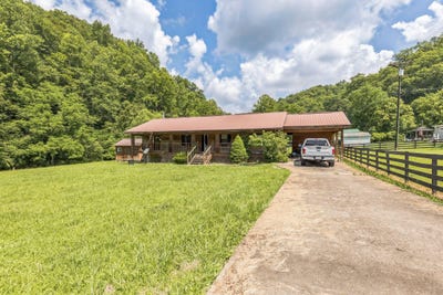 /international/us/30-country-lane-prestonsburg-ky-110100627657/