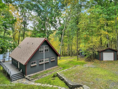 /international/us/156-lower-lakeview-drive-hawley-pa-110110417393/