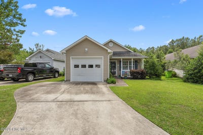 /international/us/102-gladiola-drive-new-bern-nc-110108426923/