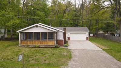 /international/us/206-harvey-avenue-houghton-lake-mi-110099670899/