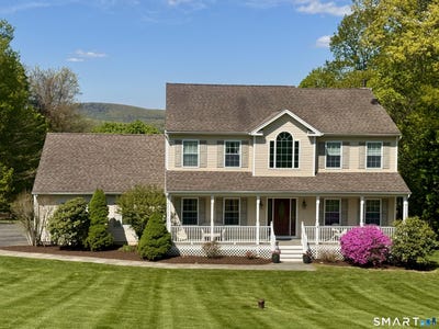 /international/us/11-meredith-lane-new-milford-ct-110108019163/