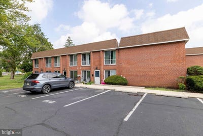 /international/us/205-saratoga-court-warminster-pa-110108957603/