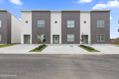 /international/us/203-firethorn-drive-youngsville-la-110120762913/