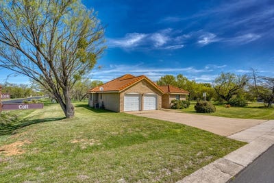 /international/us/100-colt-horseshoe-bay-tx-110106584709/