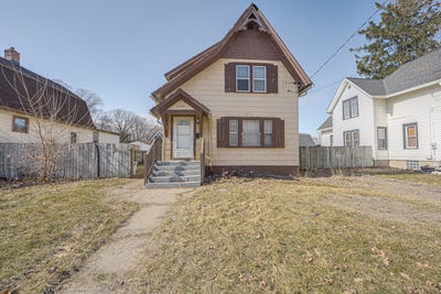 /international/us/2308-fremont-street-rockford-il-110105903320/