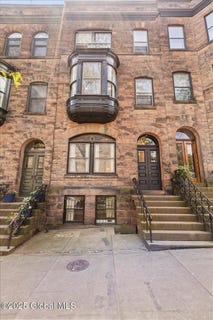 /international/us/218-lancaster-street-albany-ny-110100445284/