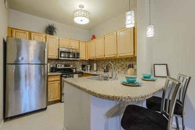 /international/us/14950-w-mountain-view-boulevard-surprise-az-110107535980/