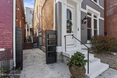 /international/us/902-e-jefferson-st-louisville-ky-110104545907/