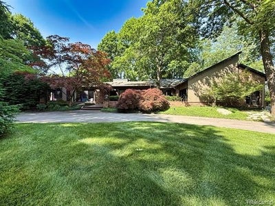 /international/us/275-pine-ridge-drive-bloomfield-hills-mi-110107354989/