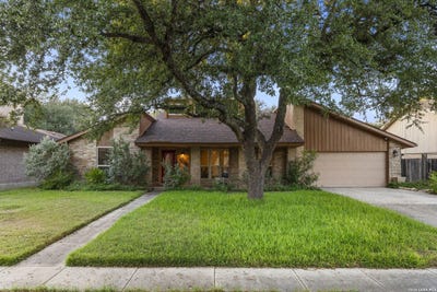 /international/us/4227-apple-tree-woods-san-antonio-tx-110120533823/