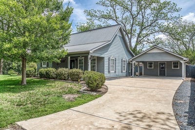 /international/us/210-west-bell-street-fayetteville-tx-110106536318/